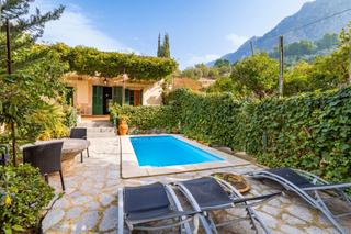 Mas à Fornalutx. Finca con licencia de alquiler vacacional en biniaraix ala venta