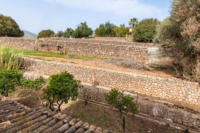 Foto fce66a85-48fc-43f8-a99b-f49370b3d9e3. Masia amb aparcament a Sóller