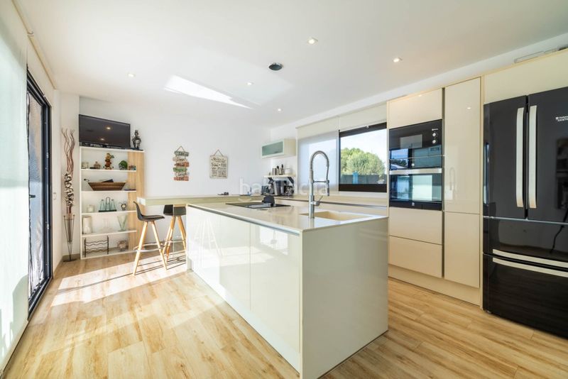 Foto b2bc6250-a669-4a14-a2ca-ab70c3c6bba6. Xalet amb calefacció aparcament piscina a Cales de Mallorca Manacor