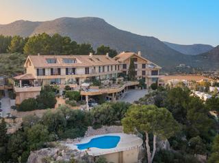 Chalet in Port de Pollença. Villa de lujo con vistas al mar en venta en puerto pollensa, mal
