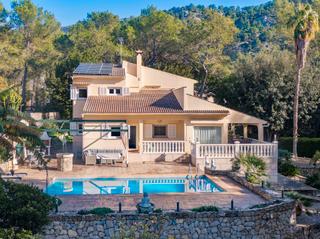 Chalet in Port d´Alcúdia-Platja dÁlcúdia. Villa tradicional en venta en una gran parcela residencial cerca