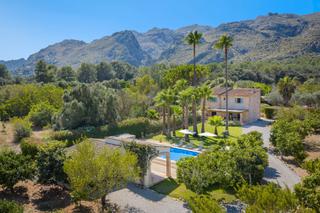 Mas à Pollença Poble. Villa reformada con licencia de alquiler vacacional en venta en