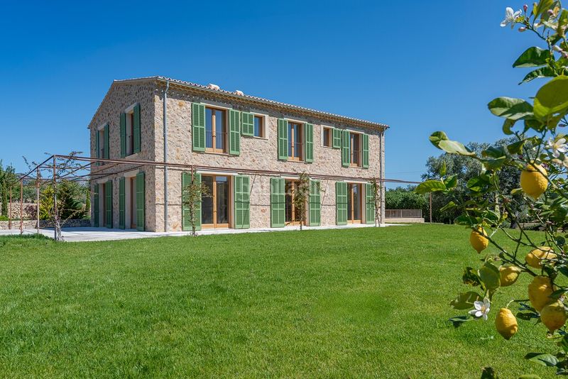 Foto edefd173-f5a9-4767-ae59-0b0821531838. Masia amb calefacció aparcament piscina a Alaró