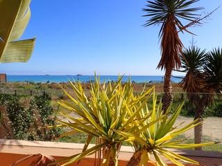 Appartement à Sant Jordi de Ses Salines-Sant Francesc. Apartamento modernizado frente al mar en venta en playa den boss