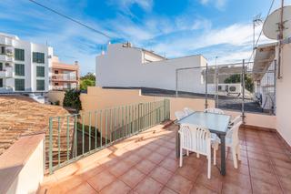 Country house in Port de Pollença. Fantástica casa en venta situada cerca de la playa en puerto pol