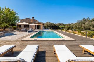 Masia a Sineu. Encantadora finca de piedra en venta cerca del recóndito corazón