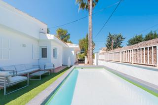 Chalet in Can Picafort. Villa independiente con licencia de alquiler vacacional en venta