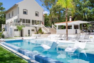 Chalet in Port de Pollença. Majestuosa villa con licencia de alquiler vacacional en venta ce