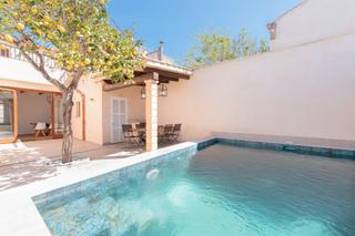 Masia a Capdepera Poble. Encantadora casa adosada con licencia etv en venta en capdepera,