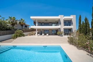 Xalet a Santa Ponça. Villa moderna con vistas panorámicas en venta en nova santa pons