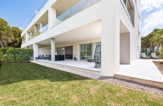 Apartament a Santa Ponça. Contemporáneo apartamento con jardín en venta en santa ponsa, ma
