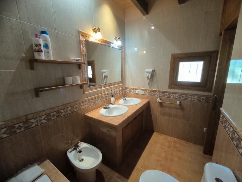 Foto 776400dd-d12a-4090-ba90-1f90a2436a17. Masia amb piscina a Llubí