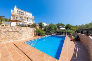Xalet a Cala Figuera. Villa lista para entrar a vivir con licencia etv en venta en cal