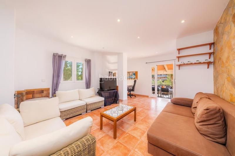 Foto c4d70517-259a-473b-9b21-a5b93e854764. Chalet villa lista para entrar a vivir con licencia etv en venta en Cala Figuera, mallorca en Santanyí