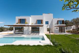 Chalet in Son Gual. Villa a estrenar con vistas a la bahía de palma a la venta en so