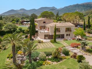 Masia a Campanet. Elegante refugio rural a la venta en una ubicación privilegiada