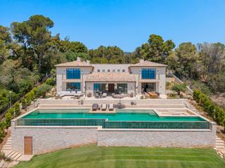 Chalet in Portals Nous. Villa de nueva construcción con vistas al mar en venta en la exc