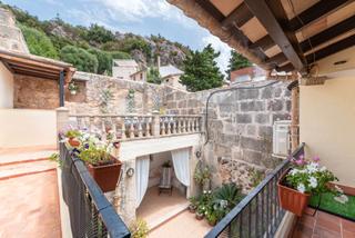 Mas à Pollença Poble. Auténtica casa adosada con zona exterior en venta en pollensa, n