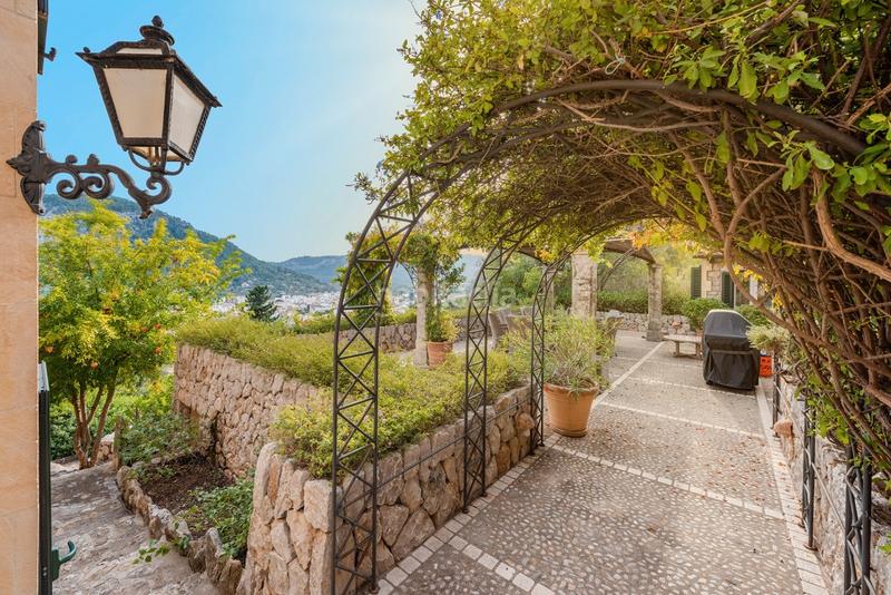 Foto a888694f-2f19-402c-bab0-7f0e1238b958. Xalet amb calefacció aparcament piscina a Pollença poble Pollença