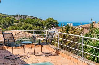 Chalet à Sóller. Villa cautivadora con vistas al mar en venta en puerto de sóller