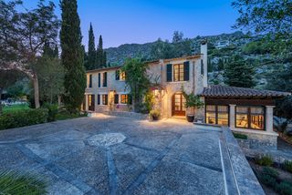 Casale in Pollença Poble. Extraordinaria casa de campo con pista de tenis en venta en poll