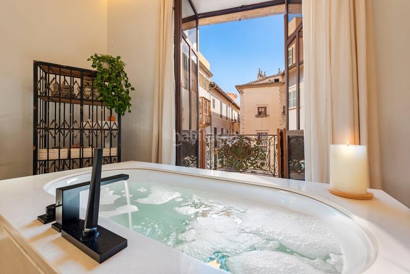 Foto f0b640ff-b6b2-4b1e-ae31-18db324c438a. Apartament amb calefacció aparcament a La Seu Palma de Mallorca