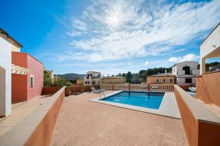 Doppelhaus in Es Camp de Mar. Casa adosada en venta junto al campo de golf en camp de mar, sur