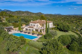 Mas à Santa María del Camí. Excepcional finca en venta en santa maria del camí, en el centro