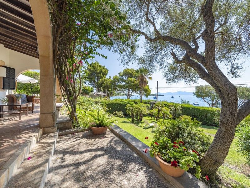 Foto 68d69bc5-ffa6-423e-a662-07c27cb1dee2. Chalet impresionante villa frente al mar en venta en alcanada, noreste de mallorca en Alcúdia