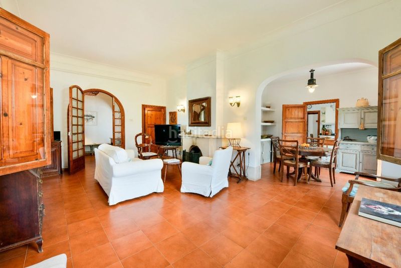 Foto 7bd93109-b57d-44e0-8124-66b186ed815f. Chalet impresionante villa frente al mar en venta en alcanada, noreste de mallorca en Alcúdia