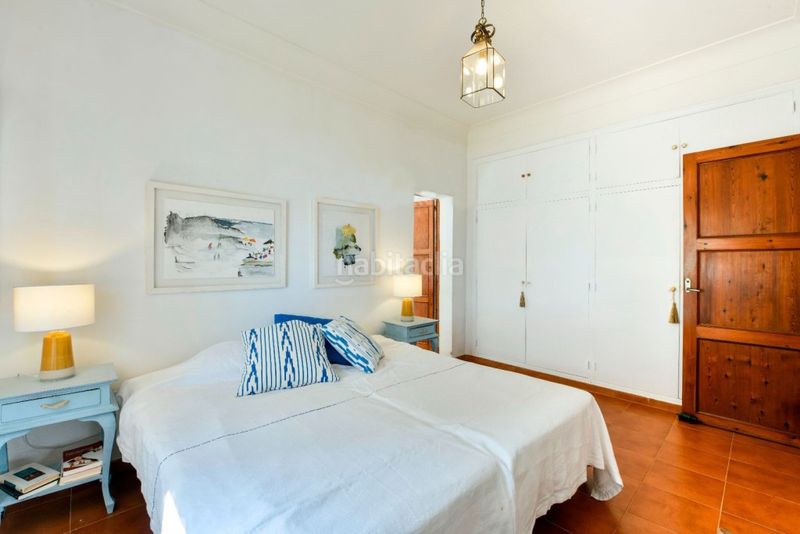 Foto b32579f4-4768-45e6-8bff-d26c13abf52e. Chalet impresionante villa frente al mar en venta en alcanada, noreste de mallorca en Alcúdia