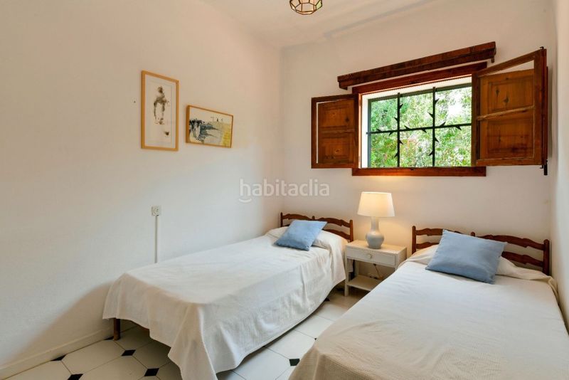 Foto fa583648-28f0-451b-81ab-2e1f05e05f10. Chalet impresionante villa frente al mar en venta en alcanada, noreste de mallorca en Alcúdia