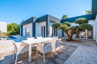 Chalet à Santa Ponça. Casa de una sola planta con piscina en venta en nova santa ponsa