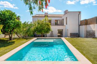 Chalet in Calvià Poble. Elegante casa de pueblo en venta en calvià, suroeste de mallorca