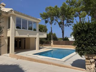 Chalet in Bacarés-Manresa-Bonaire. Villa totalmente renovada con piscina y vistas al mar en venta e