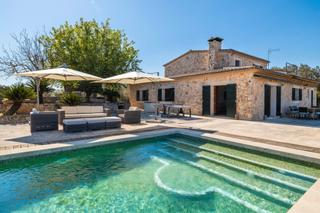 Masia a Sineu. Encantadora finca de piedra en venta cerca del recóndito corazón