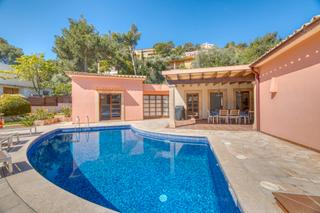Chalet in Port de Pollença. Villa elegante en venta en puerto pollensa, norte de mallorca