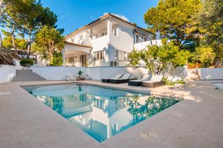 Chalet à Santa Ponça. Elegante villa modernizada en venta en nova santa ponsa, suroest