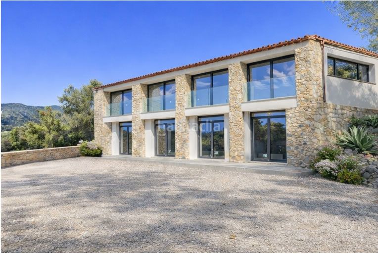 Foto 4c5e2e98-27af-4c90-8595-e57c362cdb34. Masia amb piscina a Campanet