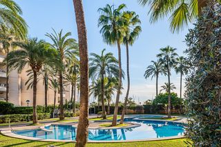 Duplex à El Terreno. Apartamento dúplex en primera línea con jardín privado en venta
