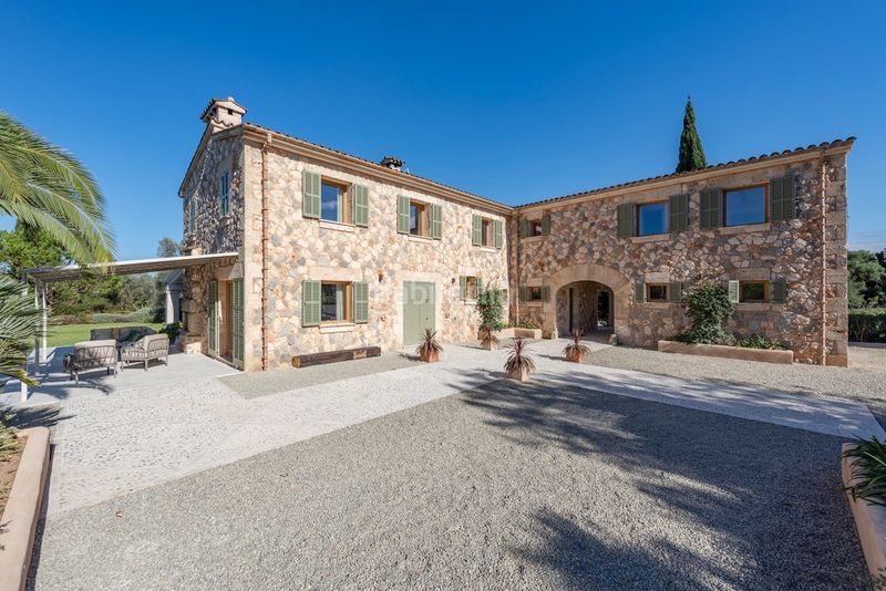 Foto bf490ae4-ff94-408d-b8e3-ca663fd52020. Masia amb aparcament piscina a Pollença poble Pollença