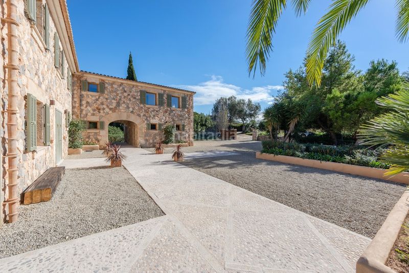 Foto ce8227f9-de3a-4c5c-8eb3-28b1be8e0c24. Masia amb aparcament piscina a Pollença poble Pollença