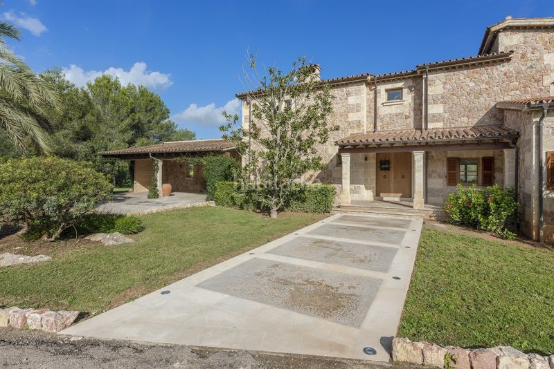 Foto a229750d-58be-4348-93c8-cad1fa9165d9. Masia amb calefacció aparcament piscina a Pollença poble Pollença