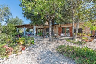 Casale in Zona Periurbana. Encantador refugio rural con piscina en venta en búger, mallorca