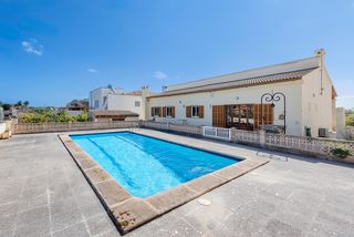 Xalet a Ciutat d´Alcúdia. Villa de estilo mallorquín en venta en alcudia, norte de mallorc