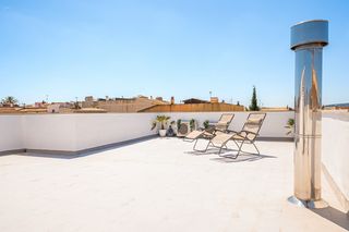 Bauernhof in Consell. Casa adosada espaciosa con terraza en la azotea en venta en cons