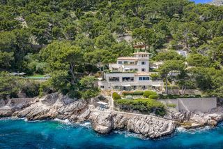 Chalet en Port de Pollença. Finca exclusiva en primera línea a la venta en formentor, norte