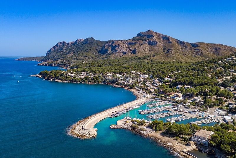 Foto f0bea7bd-fc60-4780-aeef-4bb0b357c4b8. Chalet elegante villa costera con vistas al mar en venta en bonaire, al norte de mallorca en Alcúdia