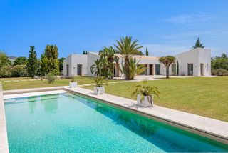 Mas�a en Pollen�a Poble. Casa de campo contempor�nea con vistas espectaculares a la monta