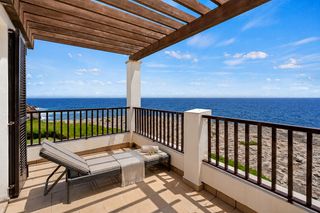 Apartment in Cala d´Or. Piso dúplex en primera línea con vistas al mar sin obstáculos en